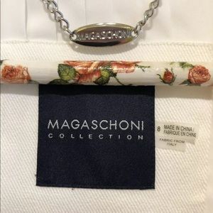 Magaschoni vest size 8